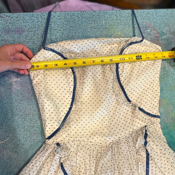 Queen of Shabby Chic Gown - Picture 7 of 16